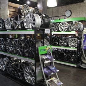 Шинный центр Tyre plus в Краснодаре