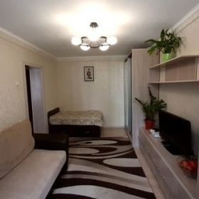 Продам однокомнатную квартиру с хорошим ремонтом и мебелью