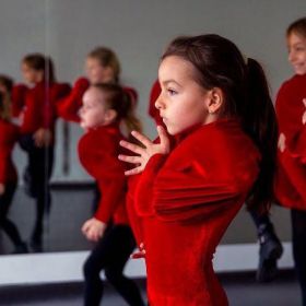 Танцы в Новороссийске - обучение танцам взрослых и детей